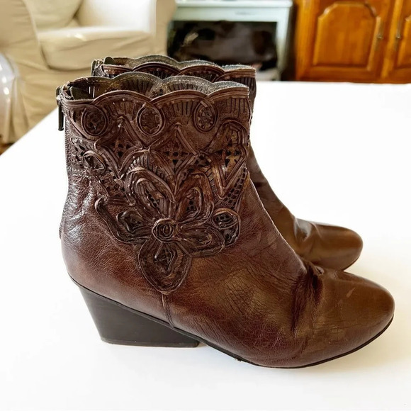 Sesto‎ Meucci Dark Brown Cutwork Boots Size 8 Women’s 7” Tall Made In Italy Lace - Picture 5 of 12